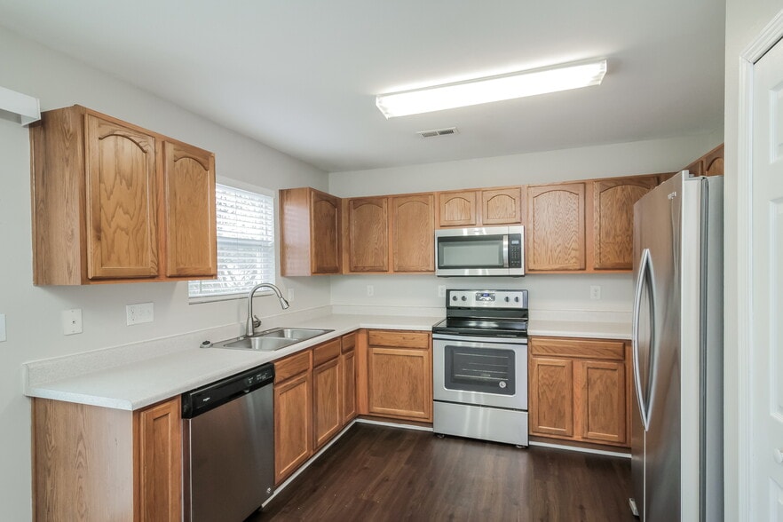 Building Photo - 8145 Rosberg Ln