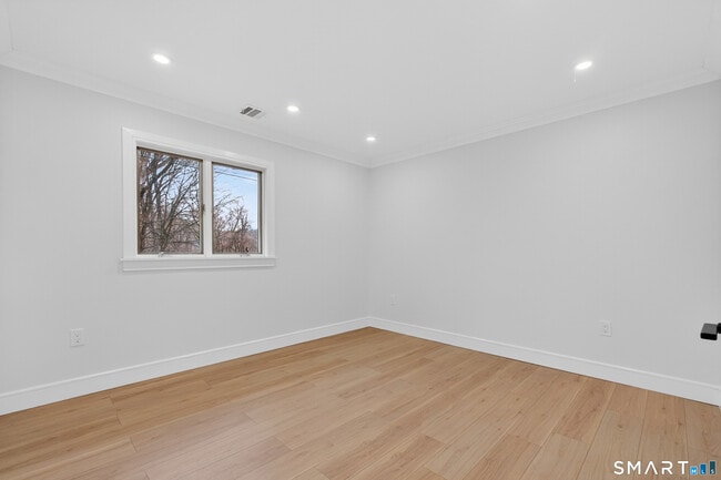 Building Photo - 6 Brighton St