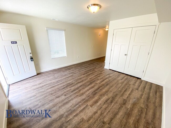 Building Photo - Stunning 3 Bed Townhome in Herriman