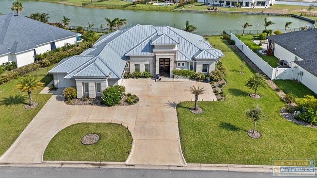 Primary Photo - 4 Sawgrass Ct