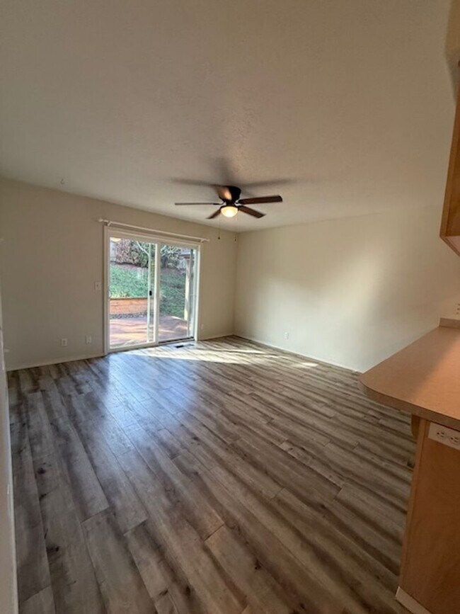 Building Photo - 577 Sunwood Dr NW