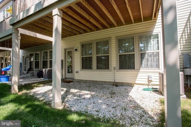 Building Photo - 121 Locks Farm Ln