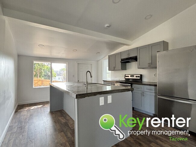 Building Photo - Updated 3-Bedroom Home for Rent in Central...