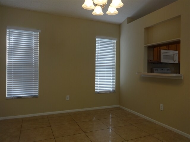 Building Photo - 96 Knights Hollow Dr