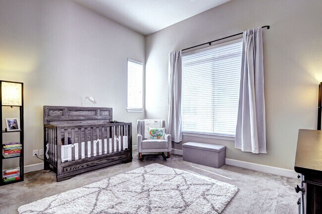 Building Photo - Private 2 bed 2 bath Condo in Inverness En...