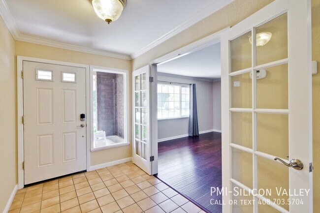 Building Photo - Amazing Cupertino Home!