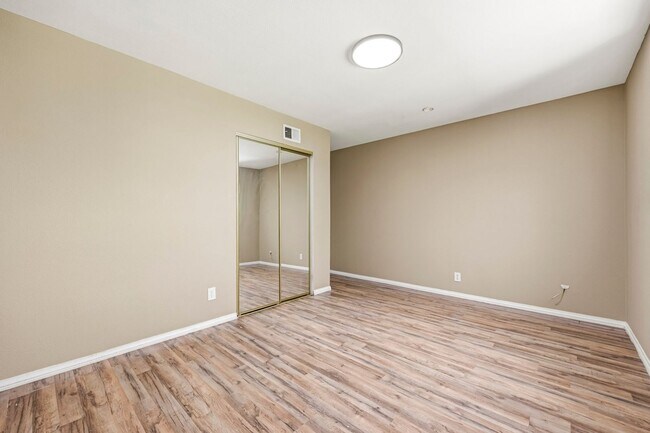 Building Photo - Spacious 4BD 2BA House With Perfect Private Backyard and Solar Panels  in Simi Valley