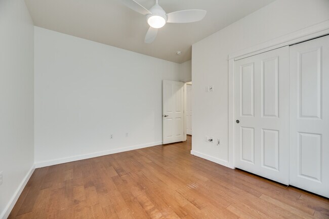 Building Photo - 2604 Thomas Ave