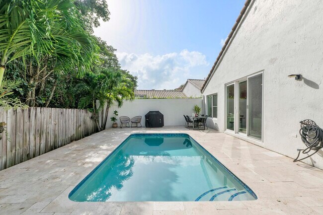 Building Photo - 6755 NW 75th Pl