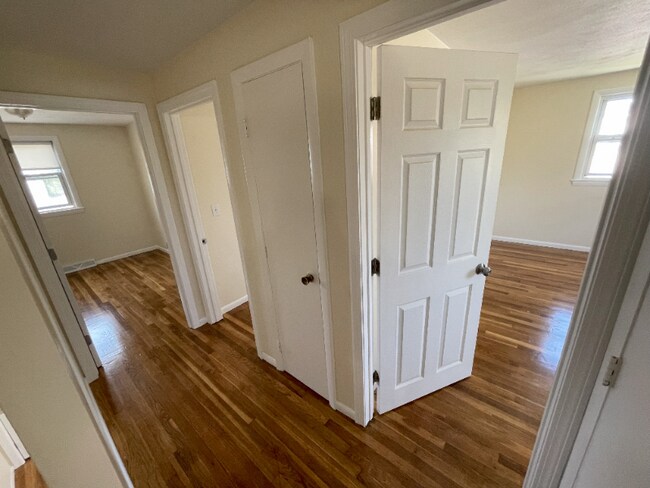 Building Photo - 16 Totman Dr