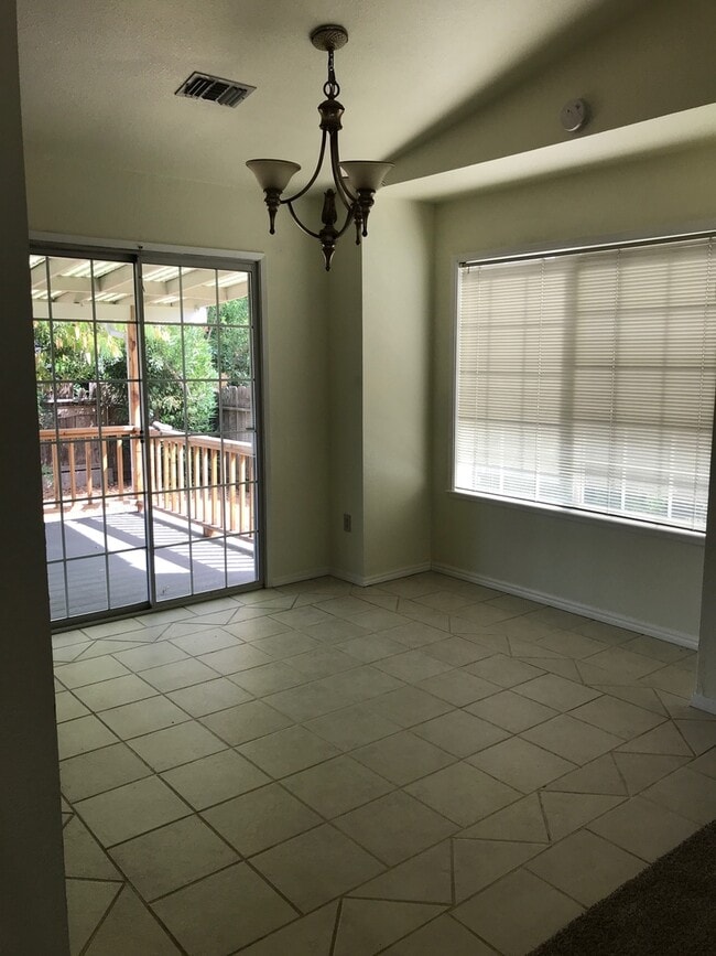 Building Photo - 1653 Kildare Dr