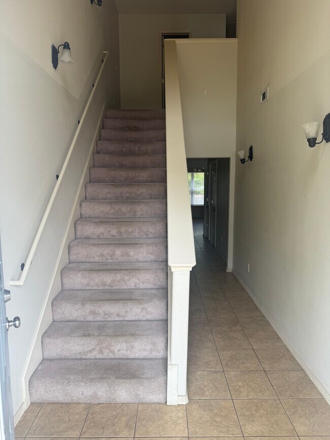 Building Photo - 4111 SW Shadowrock Pl