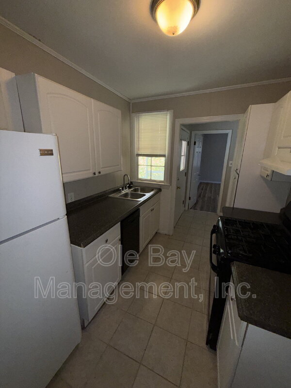 Building Photo - 5175 Brentwood Ln