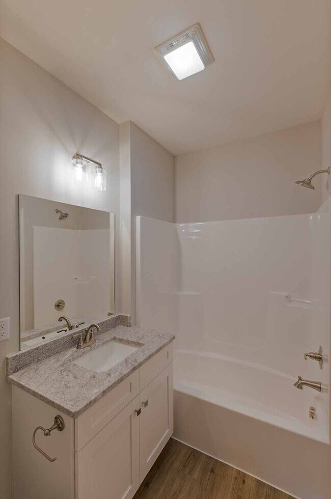 Building Photo - Minnis Townhomes