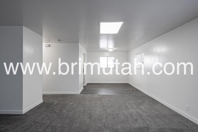 Building Photo - 1877 Osage Orange Ave S