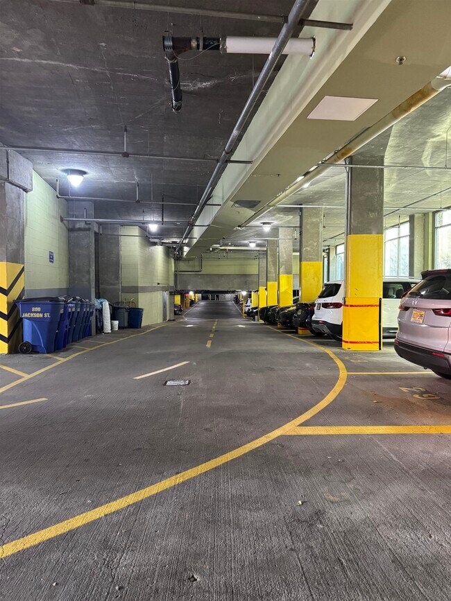 Building Photo - 800 Jackson St