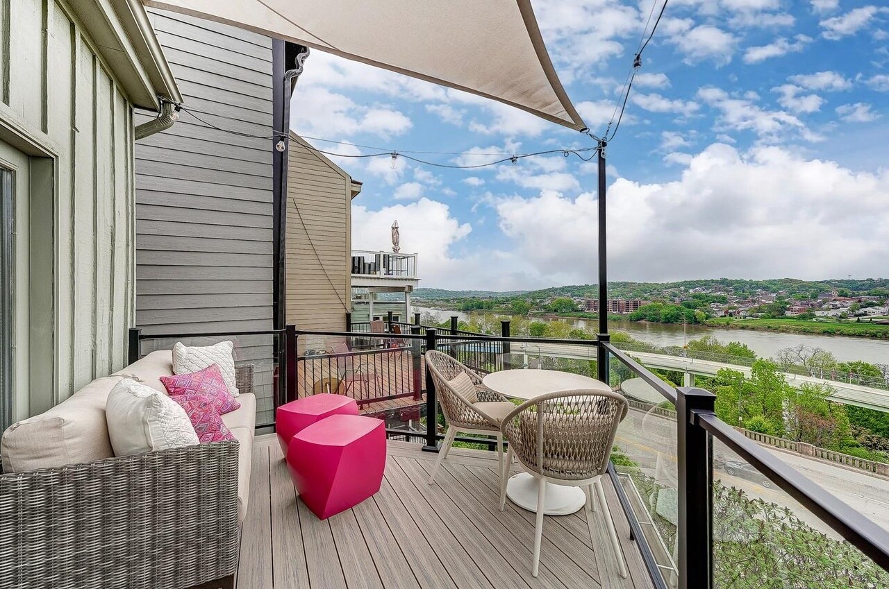 Main Balcony - 1005 Hill St