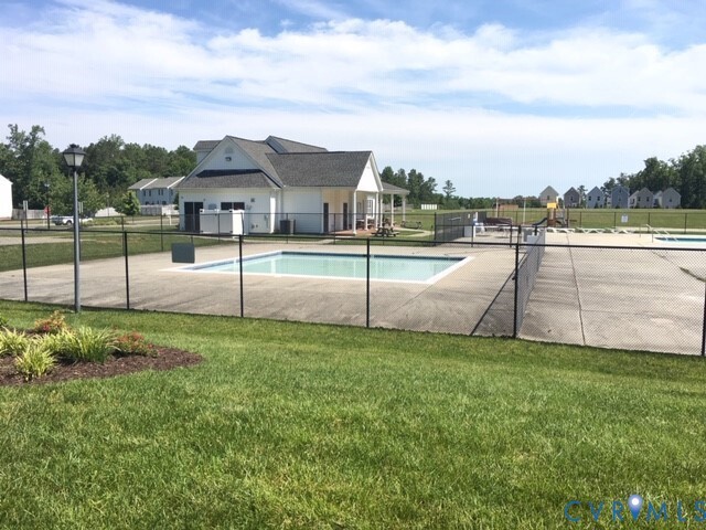 Building Photo - 2076 Forest Cir