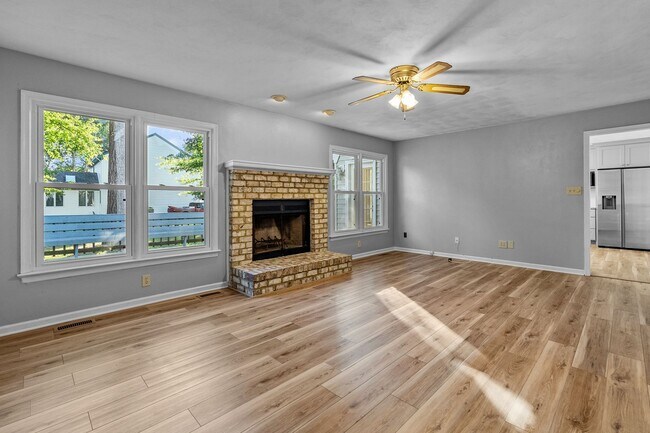 Building Photo - Charming 4-Bedroom Home for Rent in Chesapeake