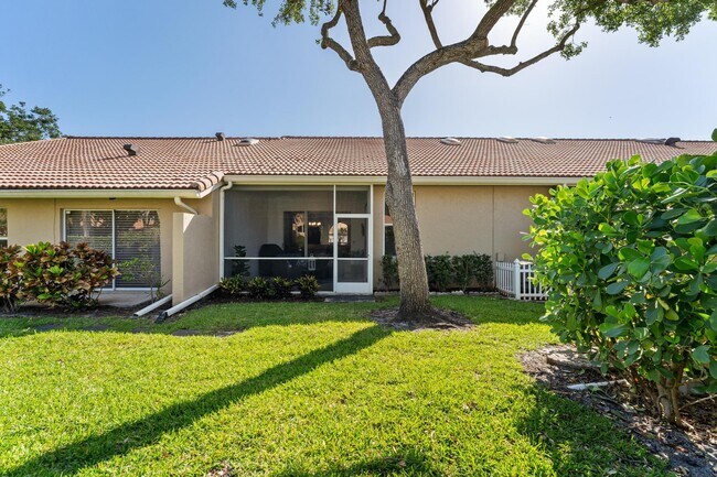 Building Photo - 1903 Rosewood Way