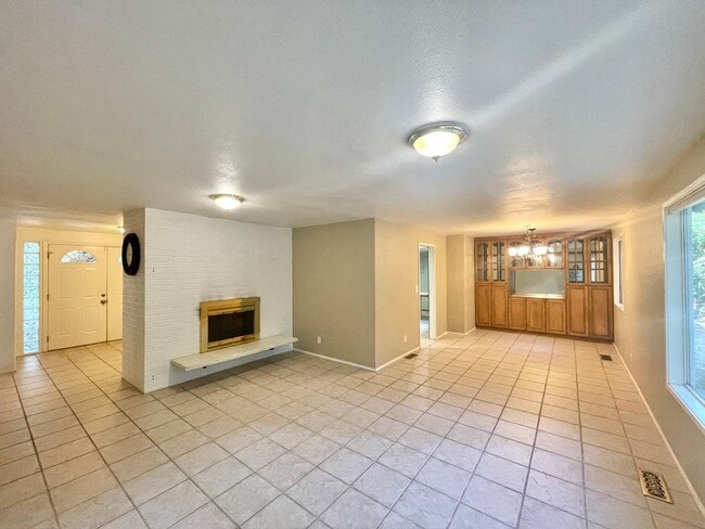 Building Photo - Great House for Rent