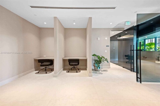 Building Photo - Northeast 24th Street, Miami, FL 33137 - 2 BR 2 BA condo