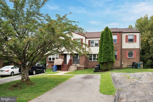 Primary Photo - 290 Birch Dr