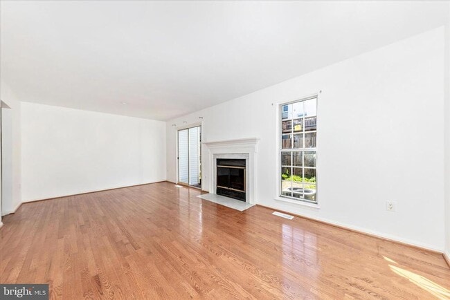 Building Photo - 13303 Country Ridge Dr