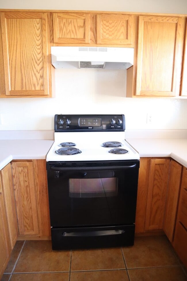 Building Photo - Great home great price