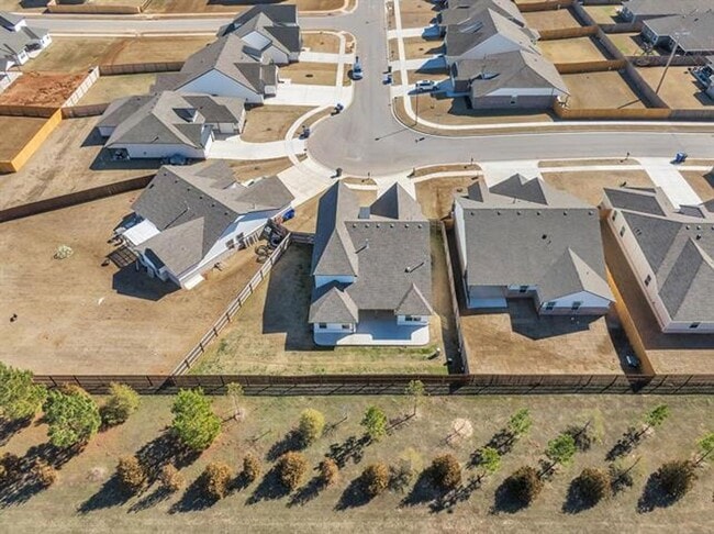 Building Photo - Stunning 4 Bed 3 Bath Broken Arrow Gem