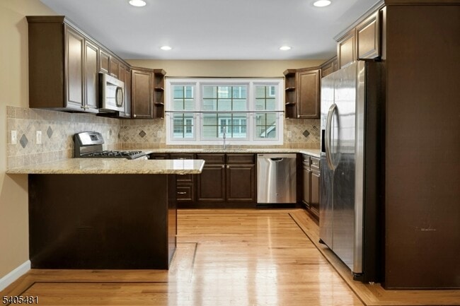 Building Photo - 102 Montgomery St