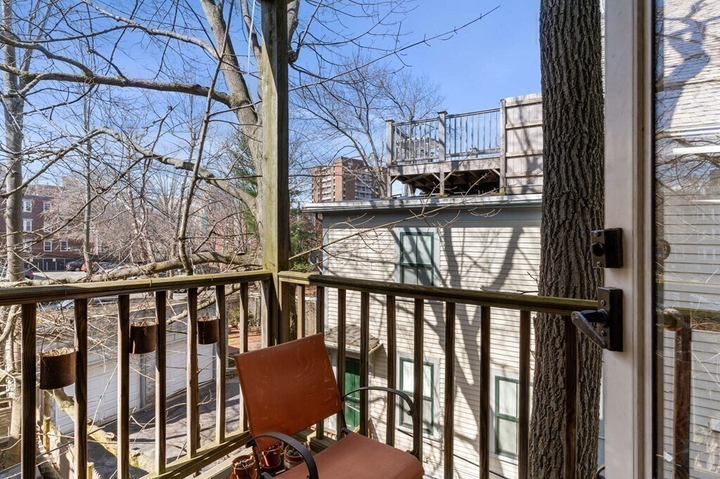 Building Photo - 27 Ellery St