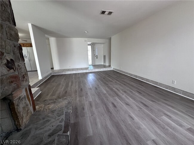 Building Photo - 7213 Roe Ct