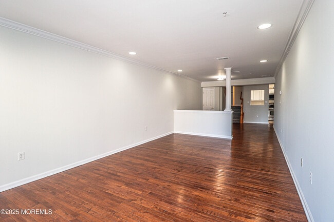 Building Photo - 105 Adamecs Way