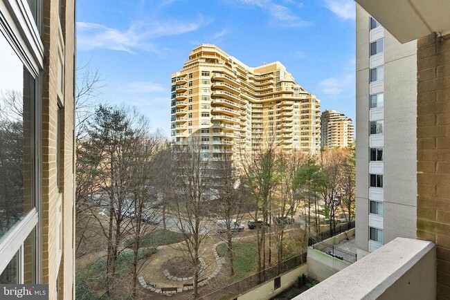 Building Photo - 4601 N Park Ave