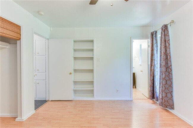 Building Photo - 4900 Brushy Ridge Dr