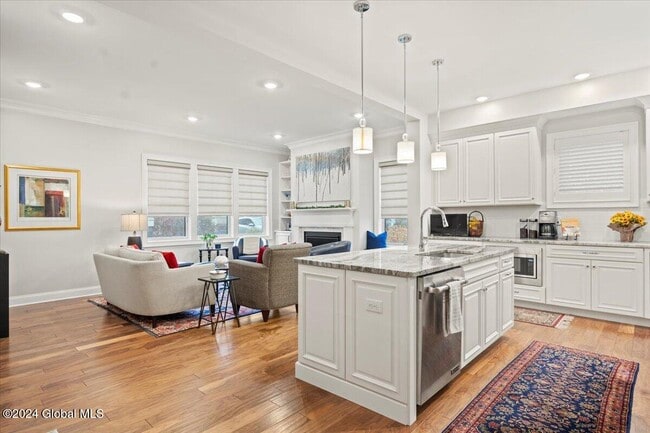 Building Photo - 64 North Ln