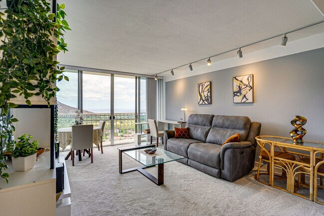 Building Photo - 84-740-740 Kili Dr