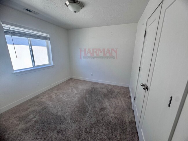 Building Photo - 451 E 280 N