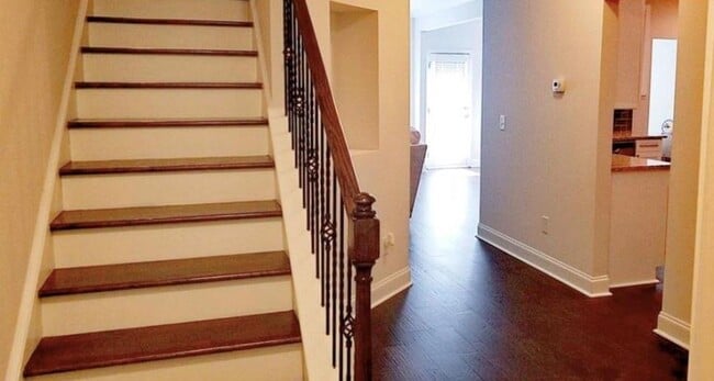 Building Photo - 5545 Bright Cross Wy