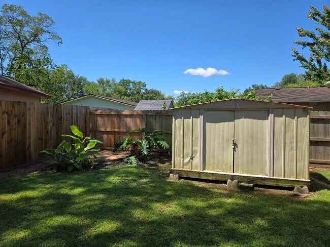 Building Photo - 4055 Cypressdale Dr