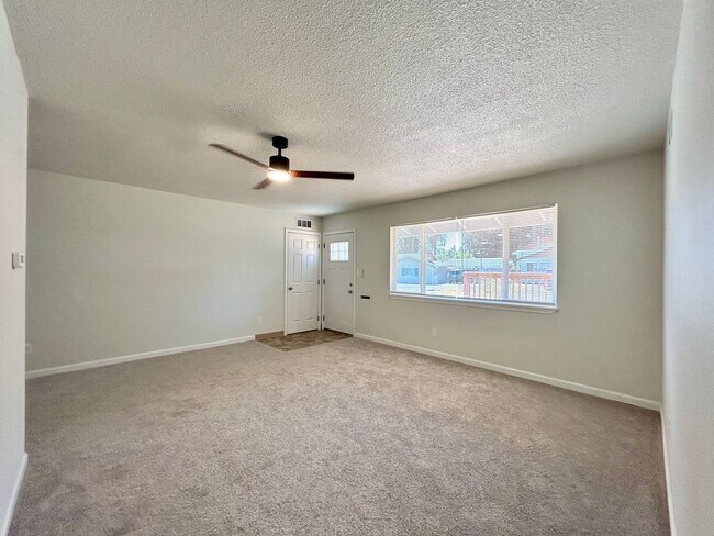 Building Photo - Freshly Updated 3 Bedroom Home with Garage, Fenced Yard & Covered Patio!