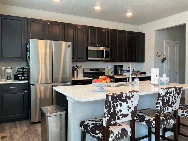 Building Photo - Fabulous 2 Story in The Trails At Aspen Ridge