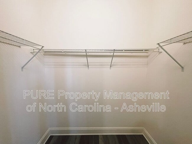 Building Photo - 36 Delaware Ave