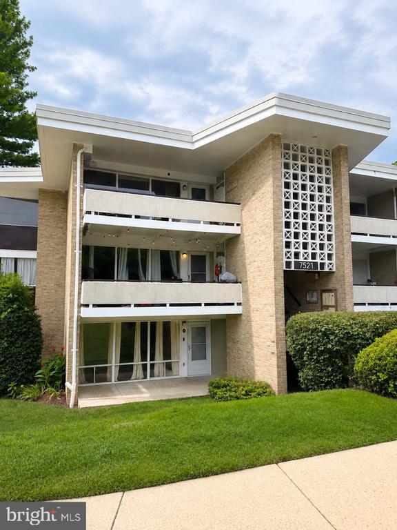 Building Photo - 7521 Spring Lake Dr