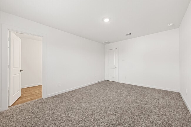 Building Photo - 3506 Blue Mockingbird St