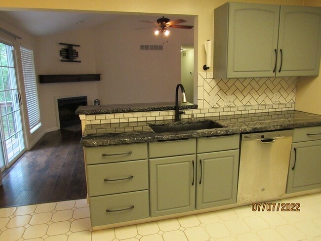 Building Photo - 3 bedroom house in Lake Ozark for rent