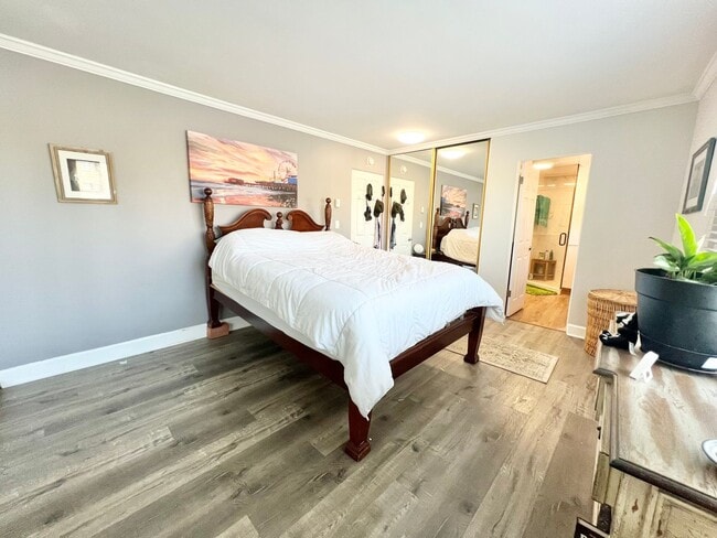 Building Photo - 2 Bed, 2 Bath Condo Near Retro Row!