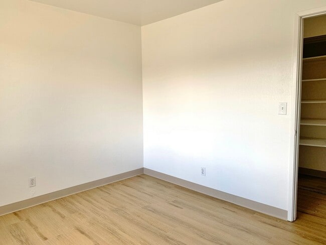 Building Photo - 1590 Cembellin Dr
