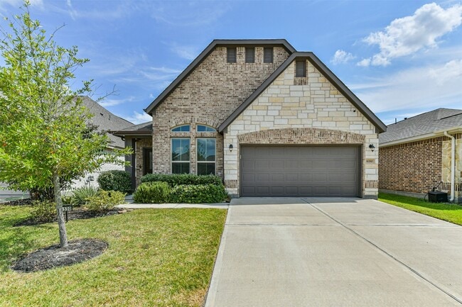 Primary Photo - 6330 Lemon Balm Ln